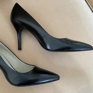 Nine West Black Leather Pumps